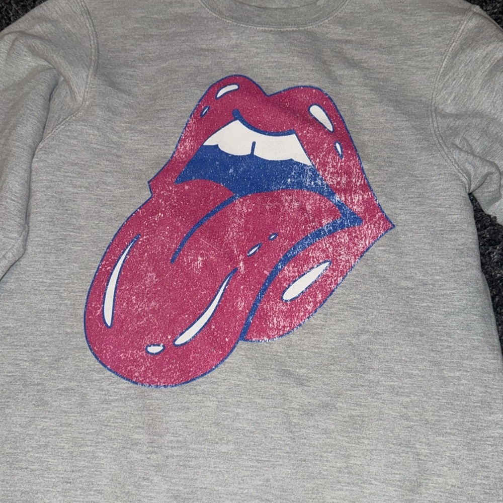 Gray Sweater with Pink Rolling Stones Logo Size Small - Picture 2 of 5